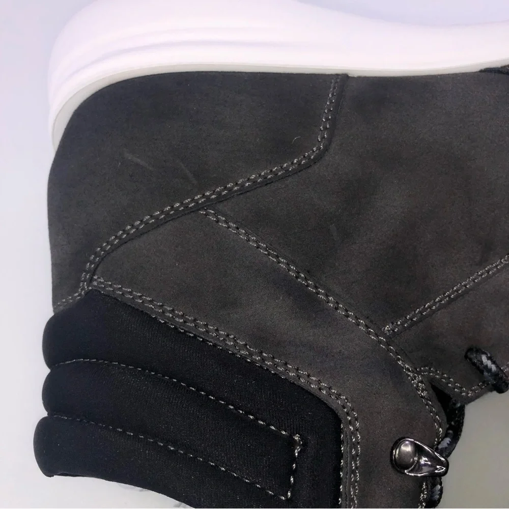 Unlisted by Kenneth Cole Nio Dark Gray Boots Size 8M
